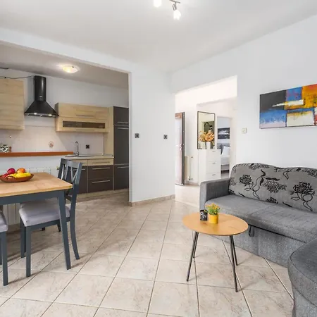 Apartment Adelia 1 Porec