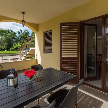 Apartment Adelia 1 *